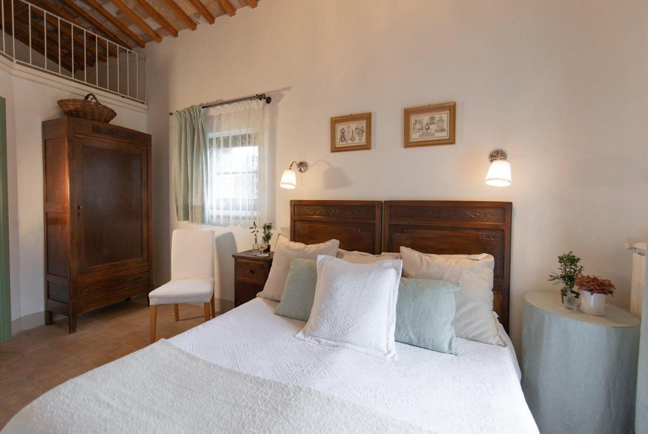 Agriturismo Borgo Di Campagna Il Tesoro Torre Alfina Esterno foto
