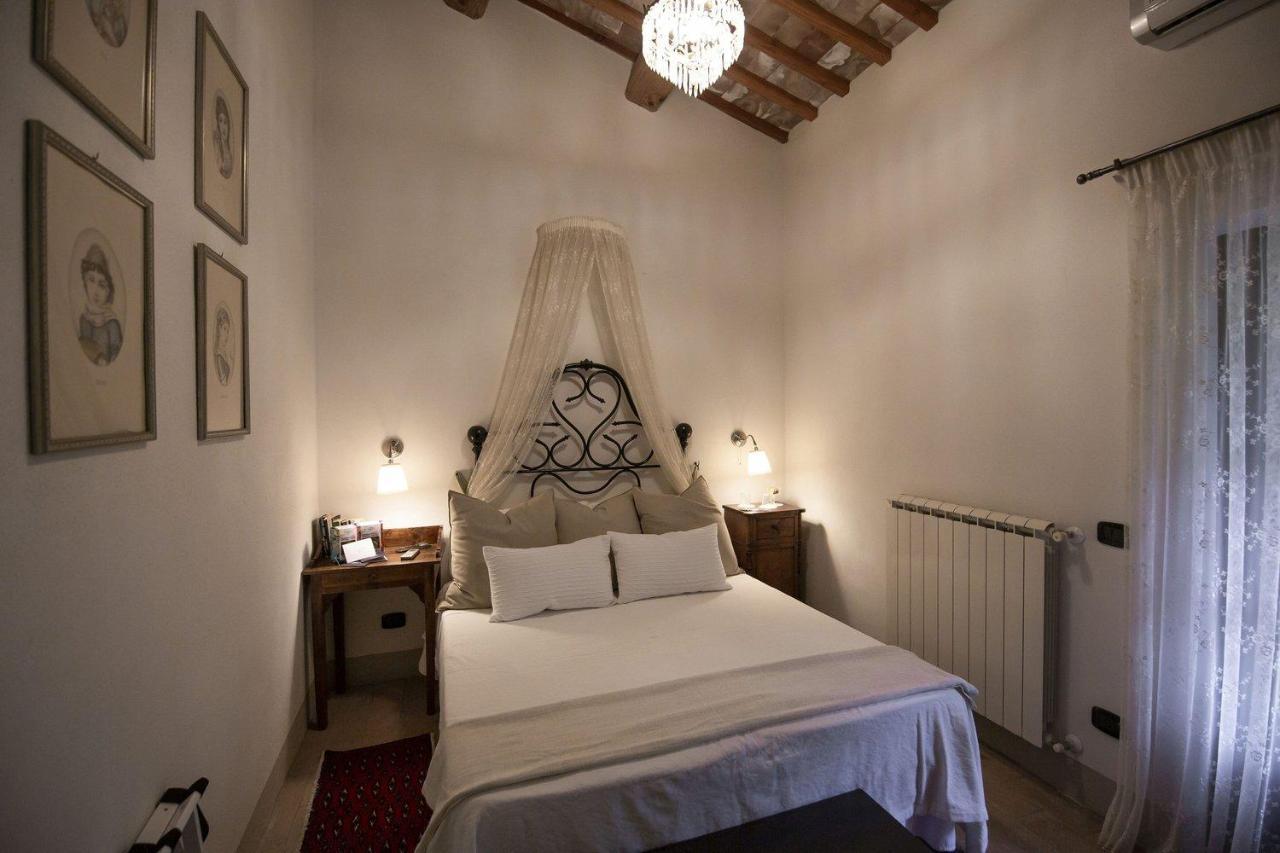 Agriturismo Borgo Di Campagna Il Tesoro Torre Alfina Esterno foto