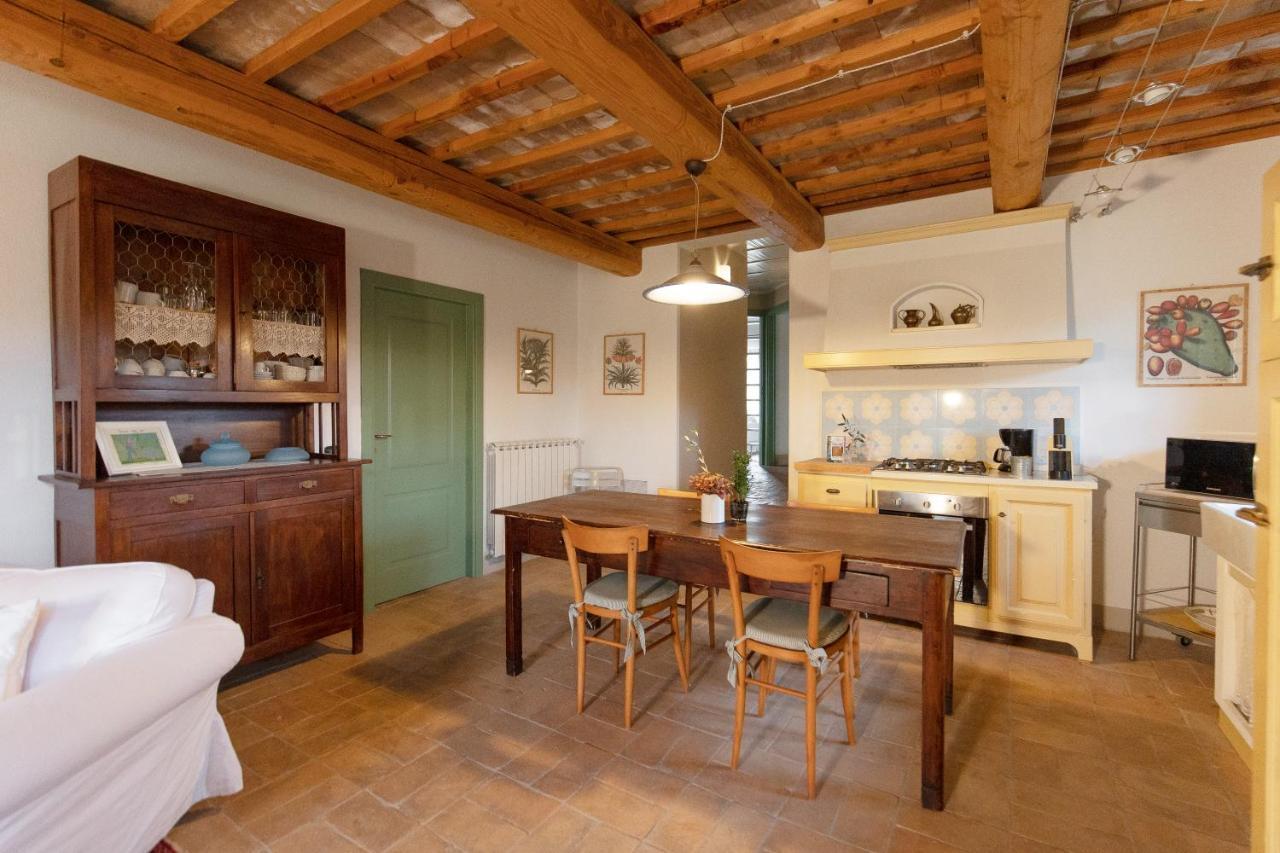 Agriturismo Borgo Di Campagna Il Tesoro Torre Alfina Esterno foto