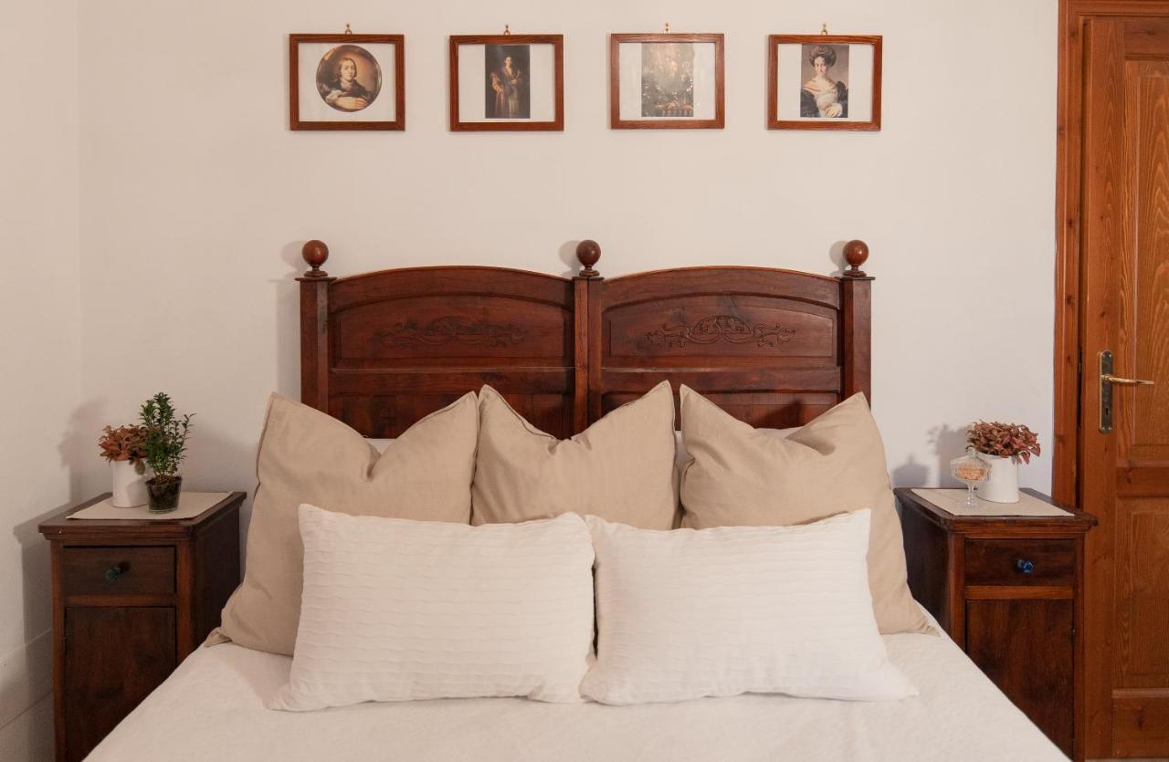 Agriturismo Borgo Di Campagna Il Tesoro Torre Alfina Esterno foto