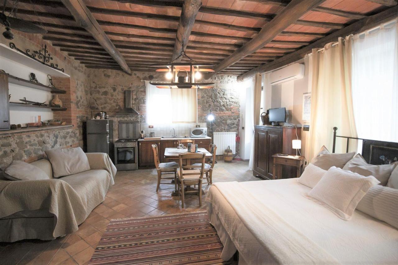 Agriturismo Borgo Di Campagna Il Tesoro Torre Alfina Esterno foto