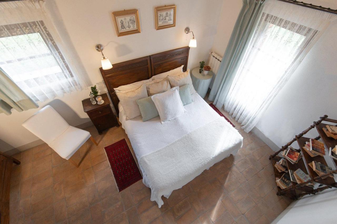 Agriturismo Borgo Di Campagna Il Tesoro Torre Alfina Esterno foto
